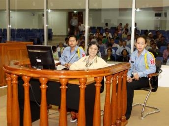 Cựu lãnh đạo Khmer Đỏ Ieng Thirith tiếp tục bị giam