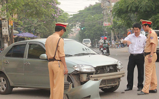 Ba bộ đồng tình... phạt xe không chính chủ!
