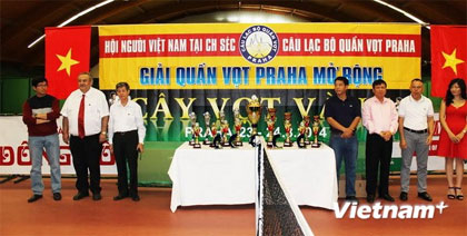 200 vận động viên tham dự giải tennis cho người Việt ở châu Âu