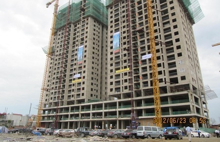 Đầu tư địa ốc và “canh bạc” bắt đáy thị trường