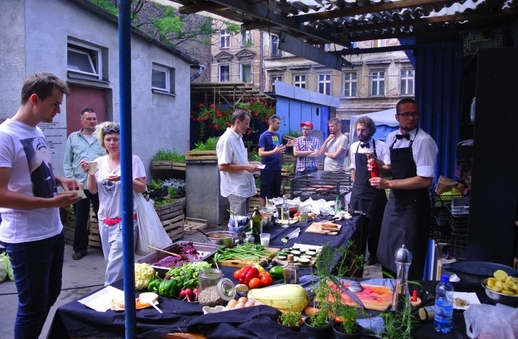 Hãy bảo vệ các chợ Vác-sa-va để giữ một lối sống truyền thống