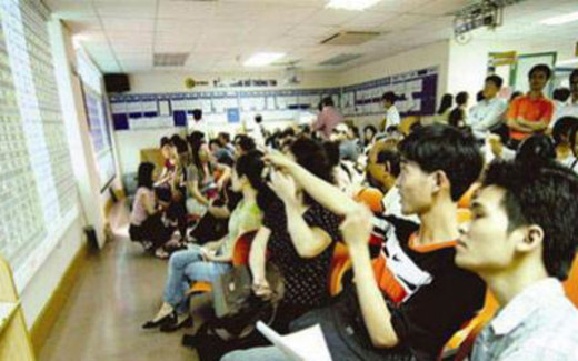 Chứng khoán vẫn ẩn chứa đầy rủi ro