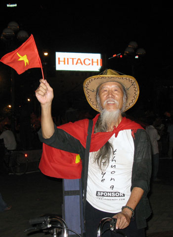 Cổ động viên mừng chiến thắng của U23 Việt Nam