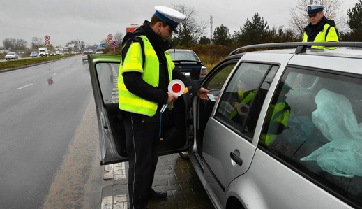 Phạt do đi xe quá chậm. Không, đó không phải là đùa đâu. Bạn còn bị điểm phạt nữa