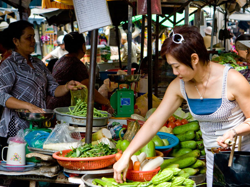 "Giá cả tăng, thu nhập 17 triệu cũng không còn đồng nào!"