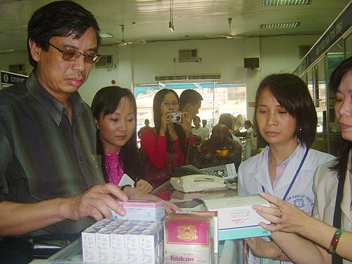 Thuốc giả tứ bề