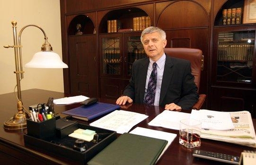 BELKA TUYÊN THỆ TRƯỚC QUỐC HỘI BA LAN