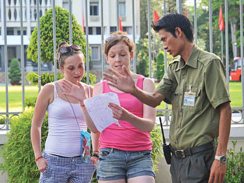 Du lịch có khả quan như báo cáo?: Mập mờ con số