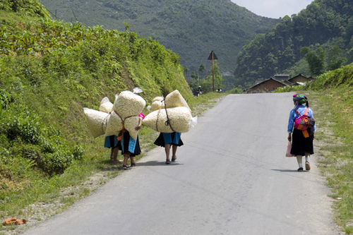 Đặc sắc chợ phiên Phố Cáo