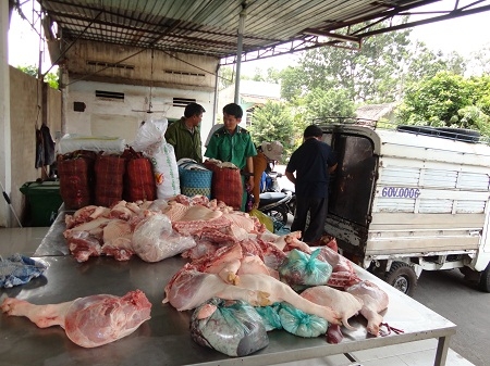 “Treo thưởng” một triệu đồng cho tin báo thực phẩm bẩn