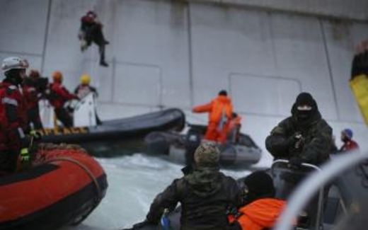 Nga truy tố năm thành viên Greenpeace về tội cướp biển