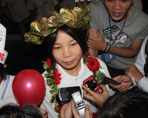 Phạm Thị Ngọc Oanh cán đích trên Đường lên đỉnh Olympia năm 2011