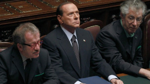 Ông Berlusconi tạm thời thoát hiểm