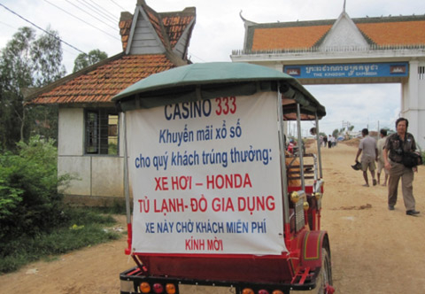 Chuyện giờ mới kể về "vận đỏ đen" bên kia biên giới