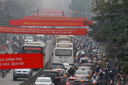Hà Nội bùng phát tắc đường dịp cuối năm