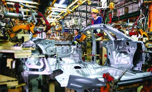 Ô tô nhập khẩu: Mãi nhùng nhằng linh kiện, nguyên chiếc