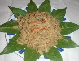 Tới Hà Nội ăn nem lỗ tai heo đặc sản