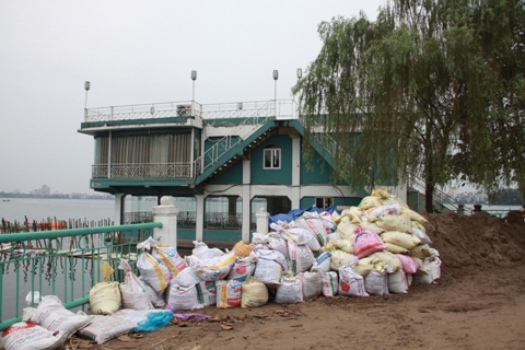 Lý và tình trong vụ giành đất ở Hãng phim Truyện