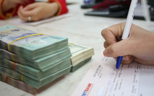 Lãi suất hạ, tiền về đâu?