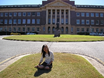 'Làm giảng viên đừng nghĩ vì tiền'