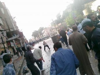 Syria: Thêm nhiều người biểu tình bị bắn chết. Mỹ vẫn thận trọng