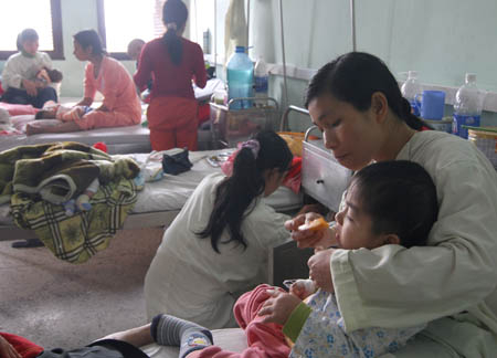 "Lẽ ra phải công bố dịch tay chân miệng từ lâu"