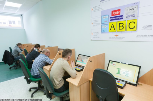 Học lái xe và thi lấy bằng lái xe Ba Lan