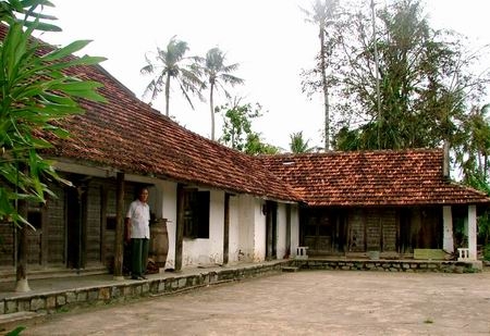 Như chưa có điều gì đổi thay