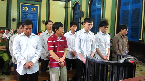 Giám đốc thuê giang hồ “giết người diệt khẩu” hầu tòa