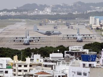 Thủ tướng Nhật Bản tới Okinawa để thuyết phục về kế hoạch dời căn cứ Mỹ