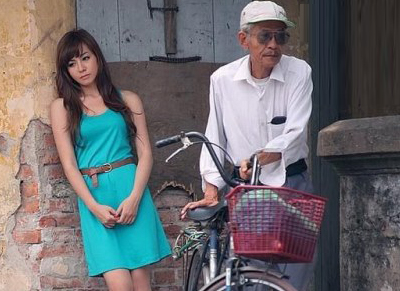 Trường thi bát nháo như chợ, hoa hậu bán dâm thích…nông dân?