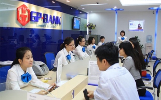 Đại gia ngoại đua nhau "săn" vốn ngân hàng nội: Mừng hay lo?