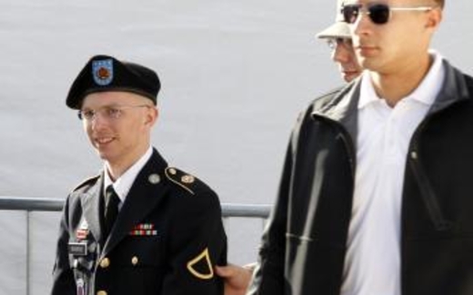 Vụ WikiLeaks: Bradley Manning là người hùng hay kẻ phản bội?