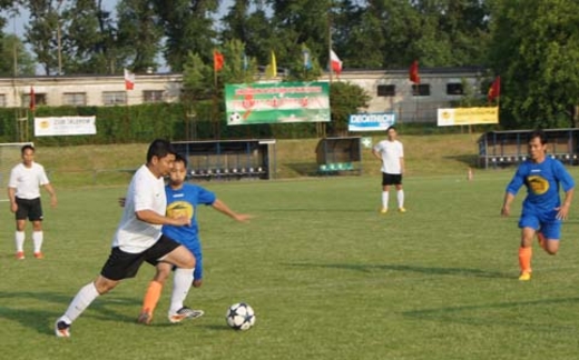 Khai mạc giải bóng đá Cộng đồng hè 2013