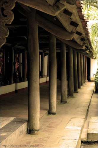 Chùa Trăm Gian khóc cho người “tiêu tâm”