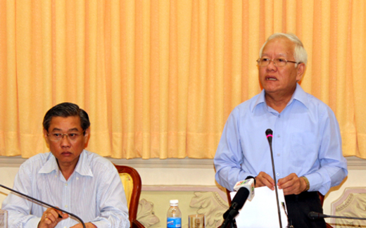 Chủ tịch TP HCM 'choáng' với mức lương 2,6 tỷ đồng