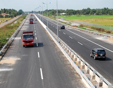 Lún đường cao tốc đầu tiên dành cho ôtô