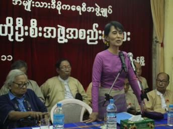 Lãnh đạo đối lập Miến Điện tuyên bố ý định ra tranh cử