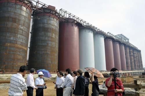 Áp lực tải trọng xe vận chuyển bauxite nhôm đến cầu đường bộ