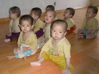 Mỹ thông qua luật cho phép nhận trẻ mồ côi Bắc Triều Tiên làm con nuôi