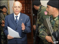 Người tuần hành đòi Thủ tướng Tunisia từ chức