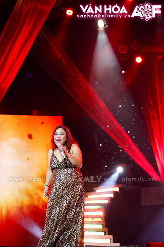 Những scandal "vẫy vùng" cùng "sóng" truyền hình trong năm 2011