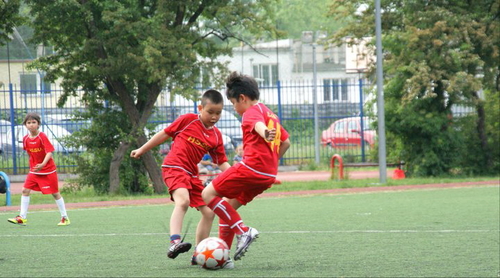 Bóng đá cho các cháu thanh thiếu niên trong dịp hè 2012