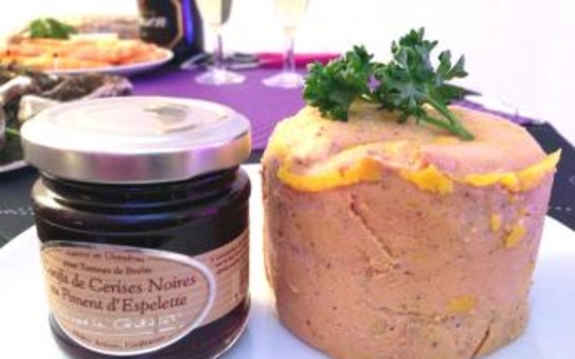 Piment d'Espelette, sắc huyết anh đào mứt ngọt trộn ớt