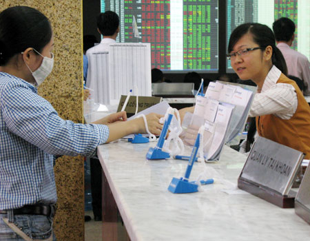 Hơn 27.000 tỷ đồng lưu chuyển trên thị trường chứng khoán