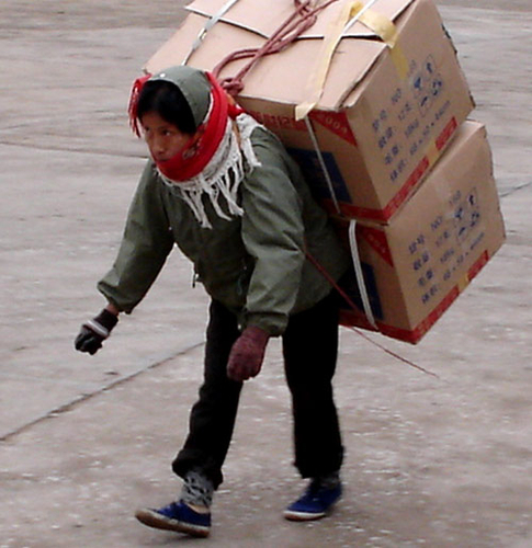 Phận đàn bà cửu vạn cuối năm nơi biên ải