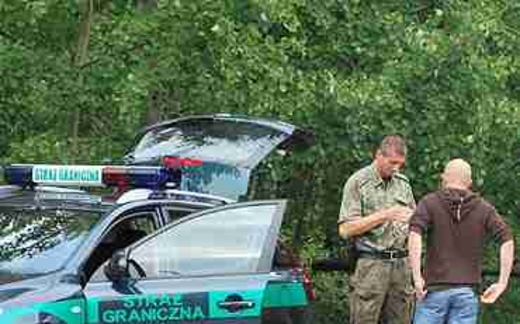 Người có thẻ định cư Ba Lan đi lại trong lãnh thổ Ba Lan có cần mang theo hộ chiếu?