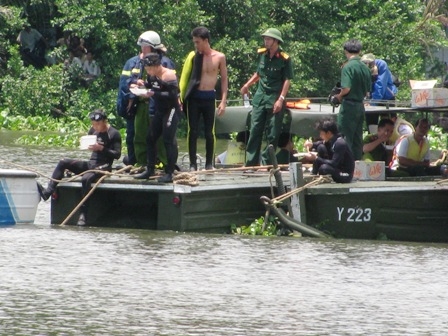 Vụ chìm tàu: Khởi tố vụ án, bắt tài công