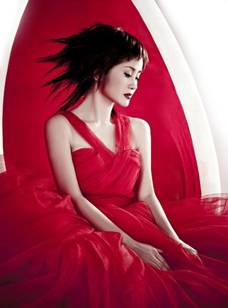 Showbiz Việt 2011: ba bước để thành người... tai tiếng