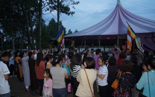 CHÙA NHÂN HÒA TỎA NGÁT HƯƠNG THƠM CHO MỌI NGƯỜI XA XỨ KÍNH YÊU ĐẠO PHẬT